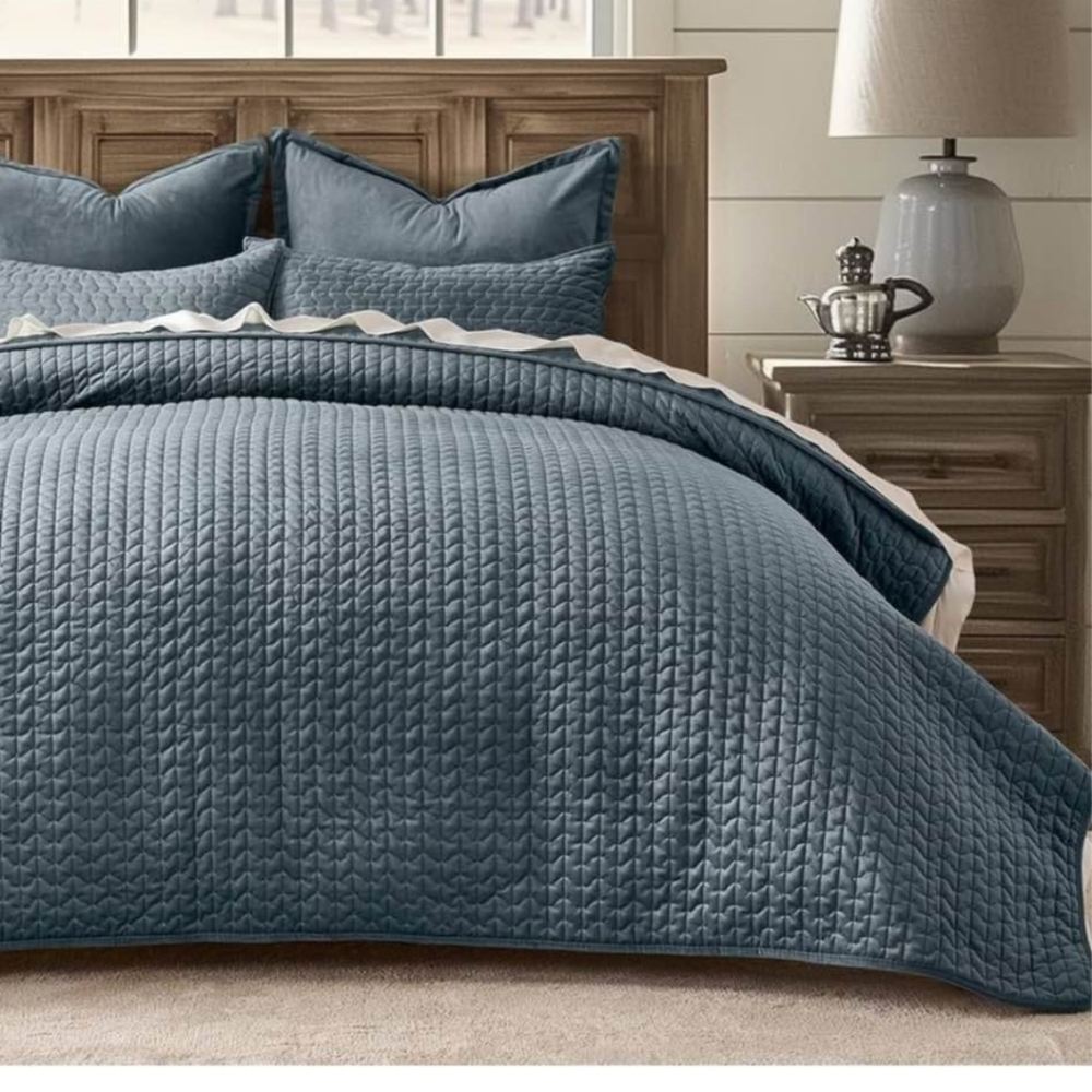 EverGrace Luxury Velvet Quilt Bedding Set Full Queen Size 3 Pieces with Pillow